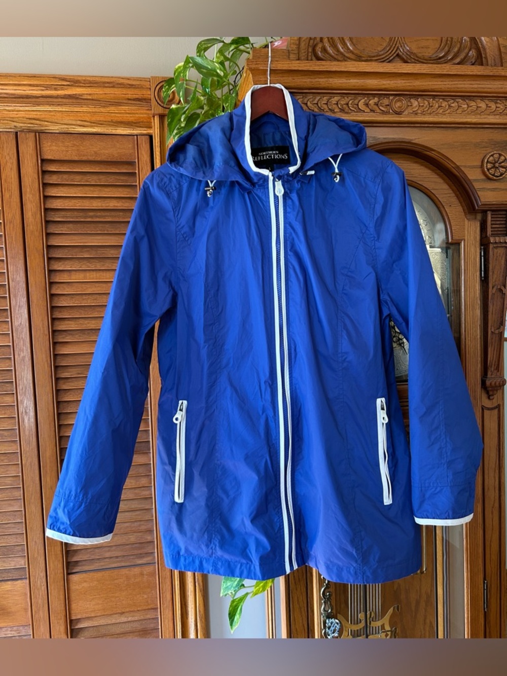 Northern Reflections windbreaker Sz L